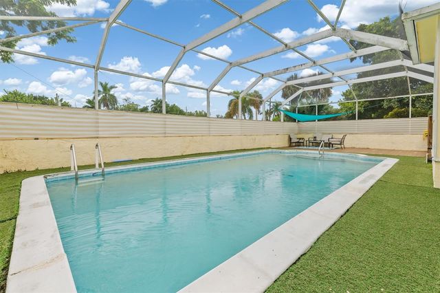 2205 DIXIE AVENUE, Punta Gorda, FL 33950