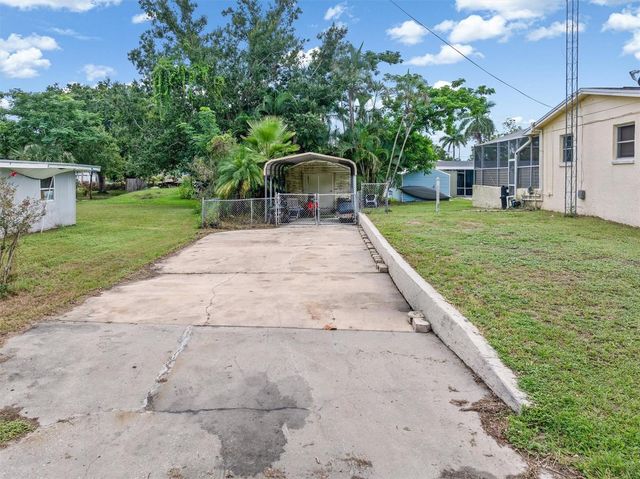 2205 DIXIE AVENUE, Punta Gorda, FL 33950