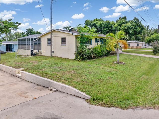 2205 DIXIE AVENUE, Punta Gorda, FL 33950