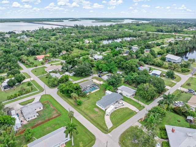 2205 DIXIE AVENUE, Punta Gorda, FL 33950