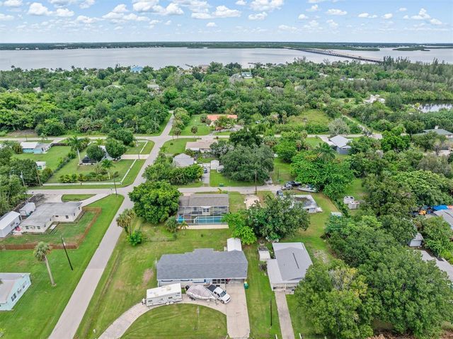 2205 DIXIE AVENUE, Punta Gorda, FL 33950