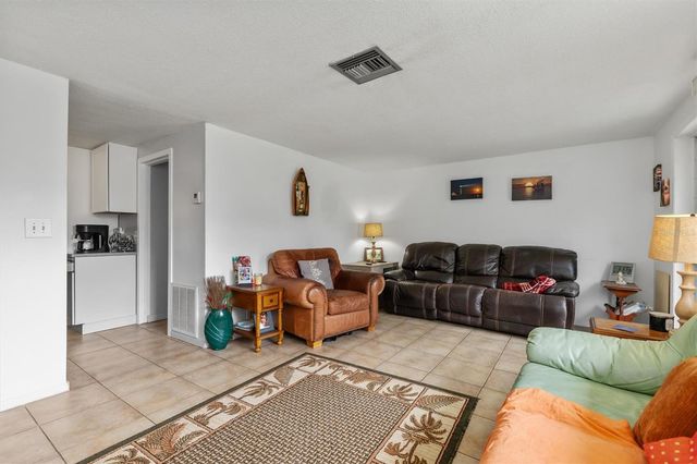 2205 DIXIE AVENUE, Punta Gorda, FL 33950