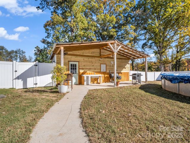 187 E High Road, Bostic, NC 28018