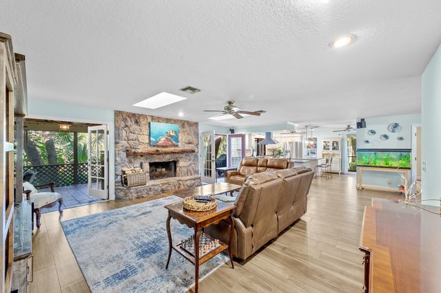 9207 N 166th Way N, Jupiter, FL 33478