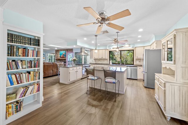 9207 N 166th Way N, Jupiter, FL 33478