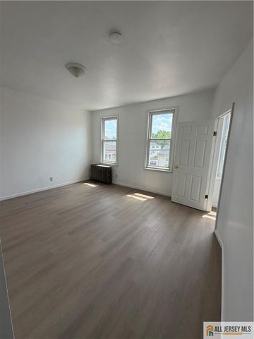 350 Summit Avenue, Perth Amboy, NJ 08861