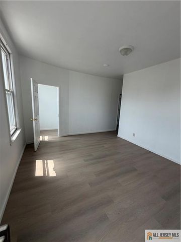 350 Summit Avenue, Perth Amboy, NJ 08861