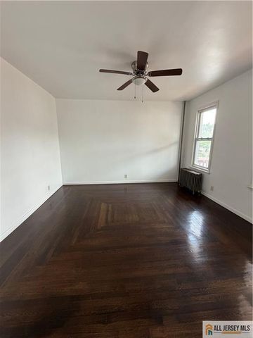 350 Summit Avenue, Perth Amboy, NJ 08861