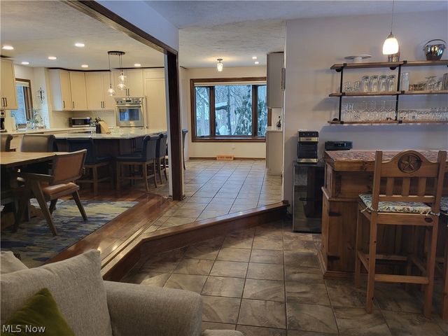 1882 Meadow Drive, Hinckley, OH 44233