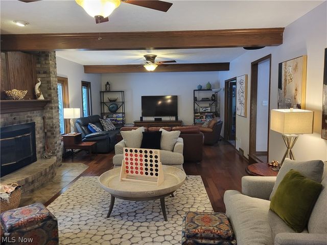 1882 Meadow Drive, Hinckley, OH 44233