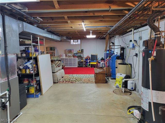 1882 Meadow Drive, Hinckley, OH 44233