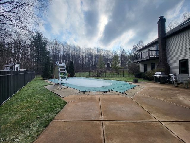 1882 Meadow Drive, Hinckley, OH 44233