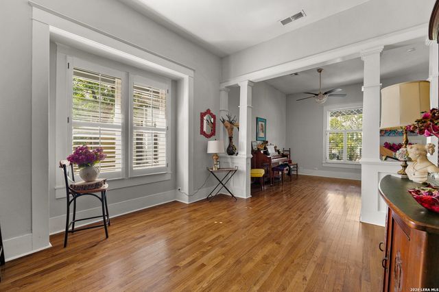 240 POST AVE, San Antonio, TX 78215