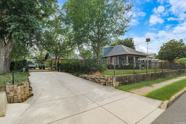 240 POST AVE, San Antonio, TX 78215