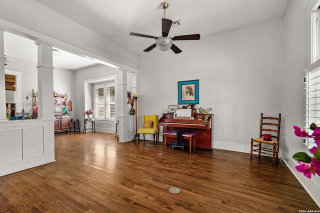 240 POST AVE, San Antonio, TX 78215