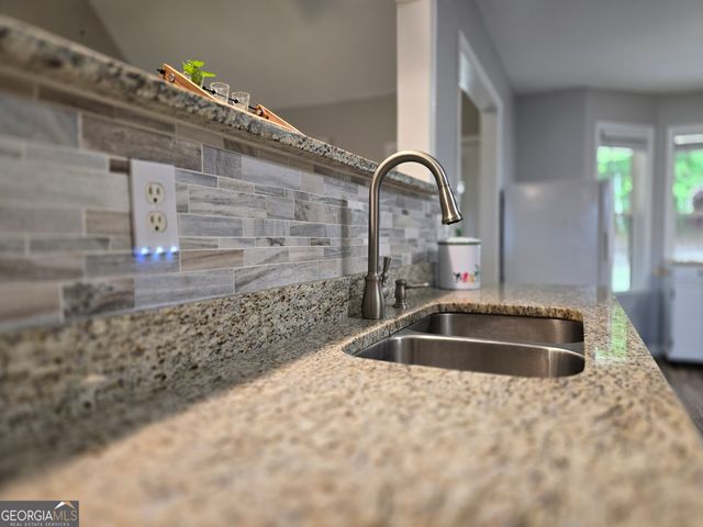 563 Deadwood Trail, Locust Grove, GA 30248