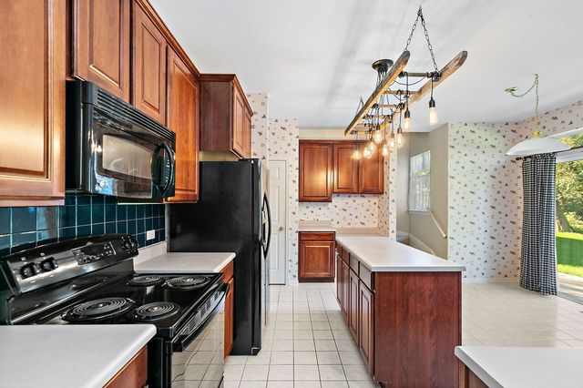 1108 Fox Path, West Dundee, IL 60118