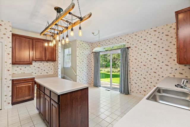 1108 Fox Path, West Dundee, IL 60118