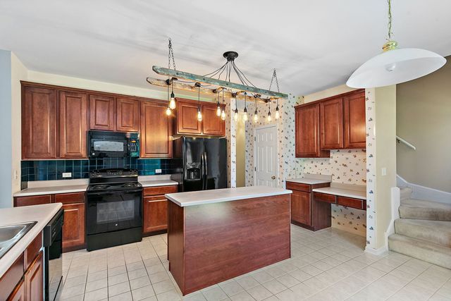 1108 Fox Path, West Dundee, IL 60118