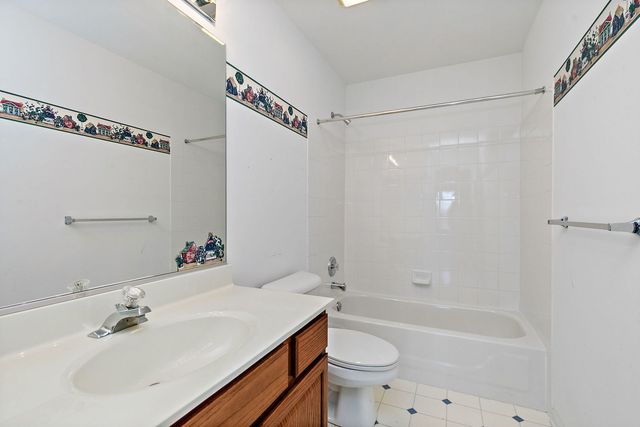 1108 Fox Path, West Dundee, IL 60118