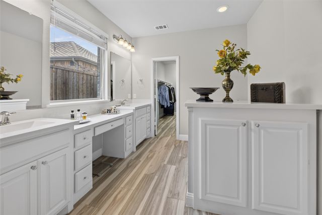 3916 Silent Water Street, Mckinney, TX 75071