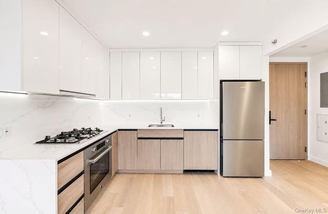 144-49 Northern Boulevard 218, Flushing, NY 11354
