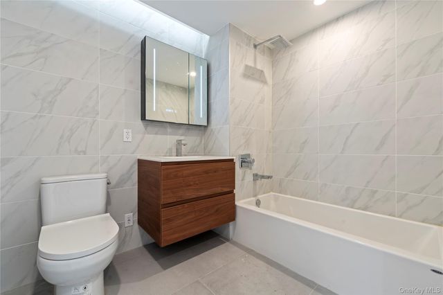 144-49 Northern Boulevard 218, Flushing, NY 11354