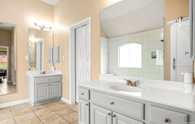 1009 Oak Ridge, Schertz, TX 78154