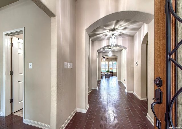 1009 Oak Ridge, Schertz, TX 78154