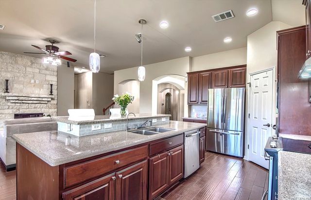 1009 Oak Ridge, Schertz, TX 78154