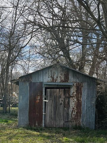 307 E Main Street, Ladonia, TX 75449