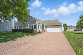 1515 NW Primrose Lane, Blue Springs, MO 64015