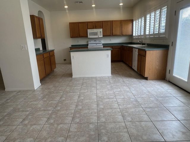 8248 E Posada Avenue, Mesa, AZ 85212
