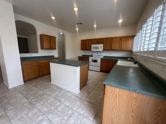 8248 E Posada Avenue, Mesa, AZ 85212