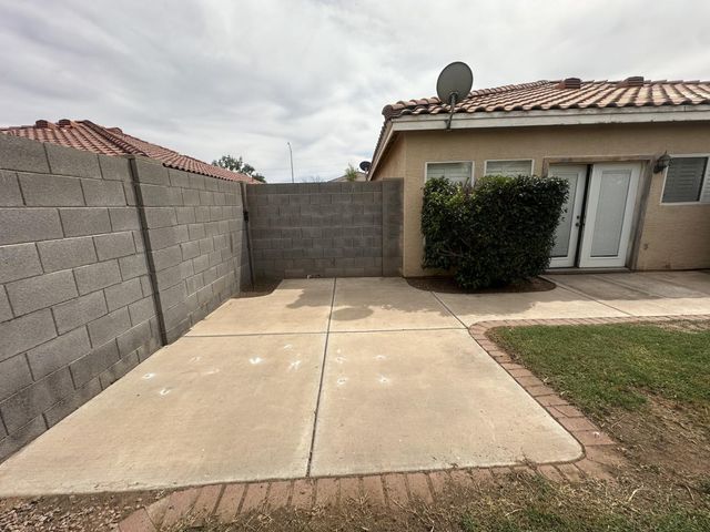 8248 E Posada Avenue, Mesa, AZ 85212