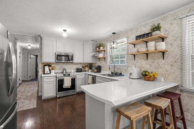 124 Shadybrook Cir, Dickson, TN 37055