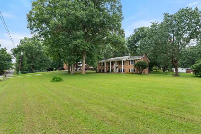 124 Shadybrook Cir, Dickson, TN 37055