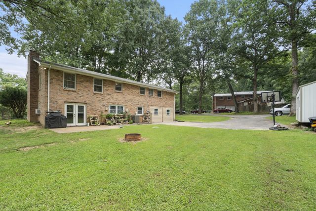 124 Shadybrook Cir, Dickson, TN 37055