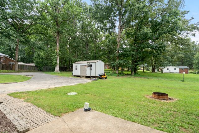124 Shadybrook Cir, Dickson, TN 37055