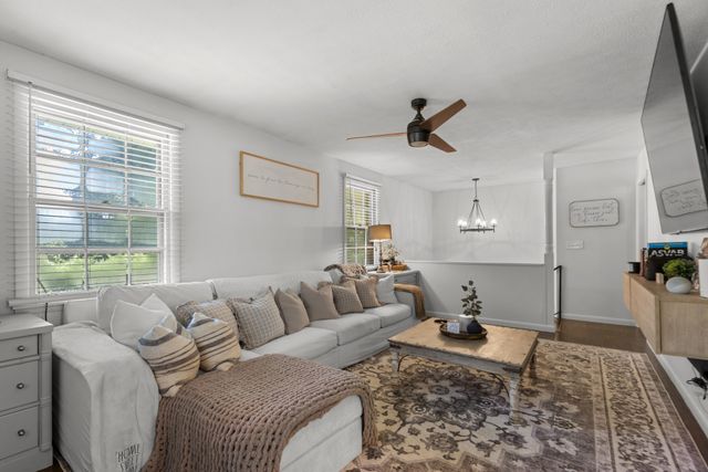 124 Shadybrook Cir, Dickson, TN 37055