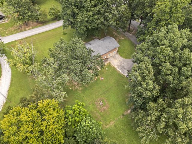 124 Shadybrook Cir, Dickson, TN 37055