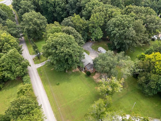 124 Shadybrook Cir, Dickson, TN 37055
