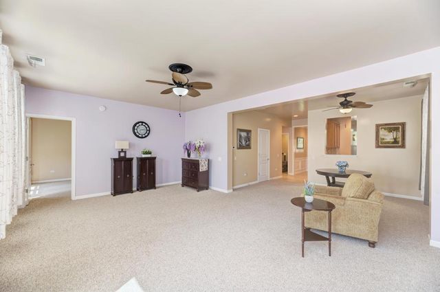 2886 Edgewater Drive, Elgin, IL 60124