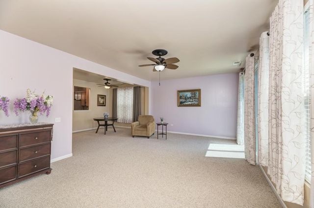 2886 Edgewater Drive, Elgin, IL 60124