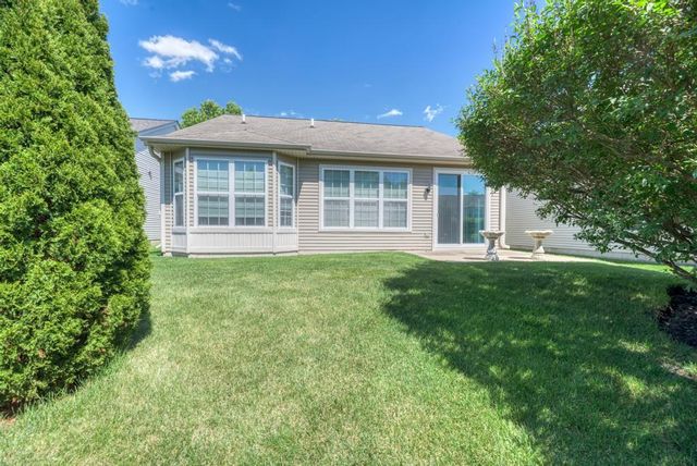 2886 Edgewater Drive, Elgin, IL 60124