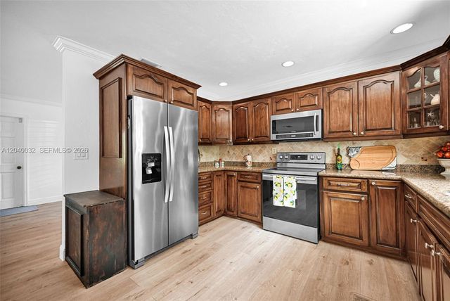 14501 SW 99th Avenue, Miami, FL 33176