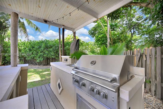14501 SW 99th Avenue, Miami, FL 33176
