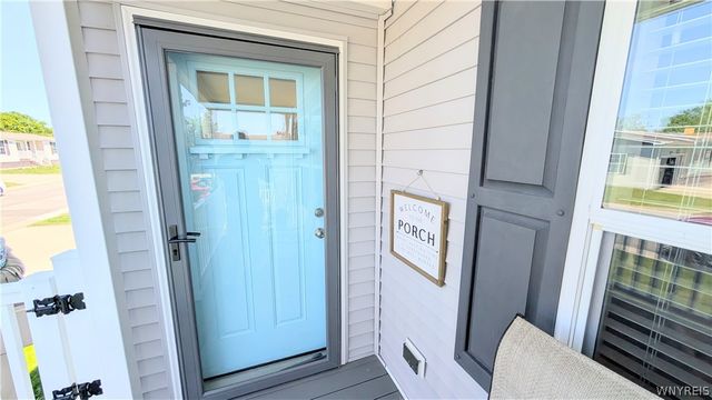 4216 Mohawk Pkwy, Niagara, NY 14304