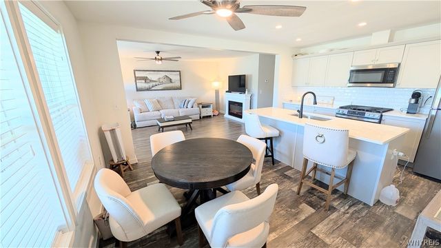 4216 Mohawk Pkwy, Niagara, NY 14304