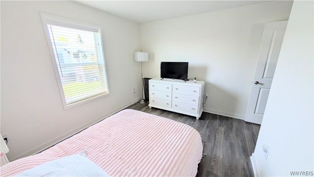 4216 Mohawk Pkwy, Niagara, NY 14304